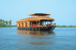 Sterling Houseboats Lake Palace, Alleppey